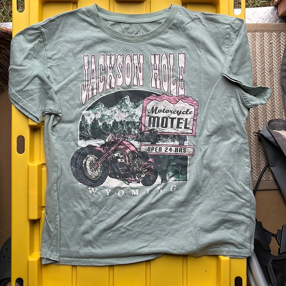 Mighty Fine Women’s Jackson hole Wyoming t shirt. Size XL.